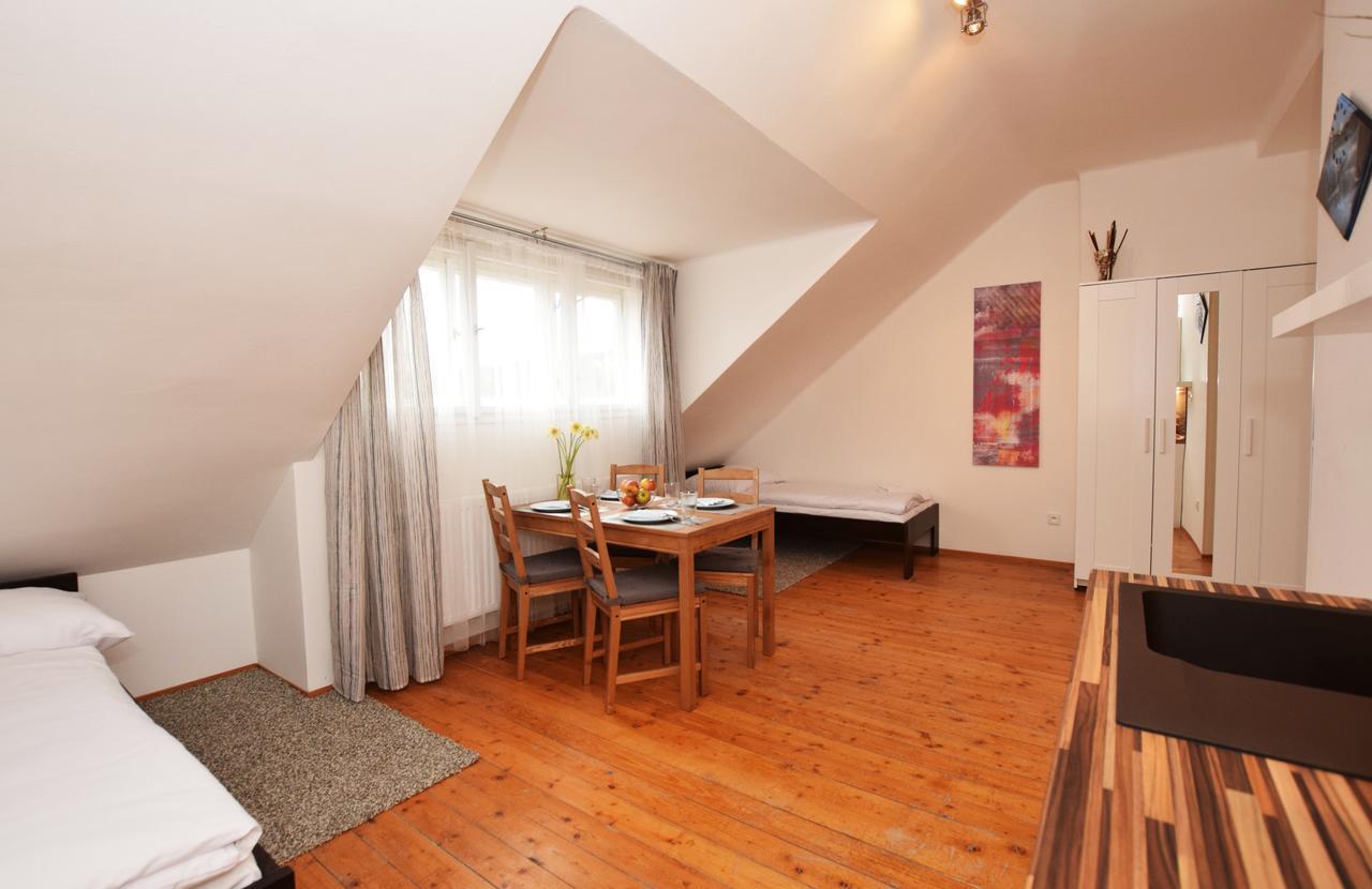 Cisarka Apartments Прага Екстериор снимка