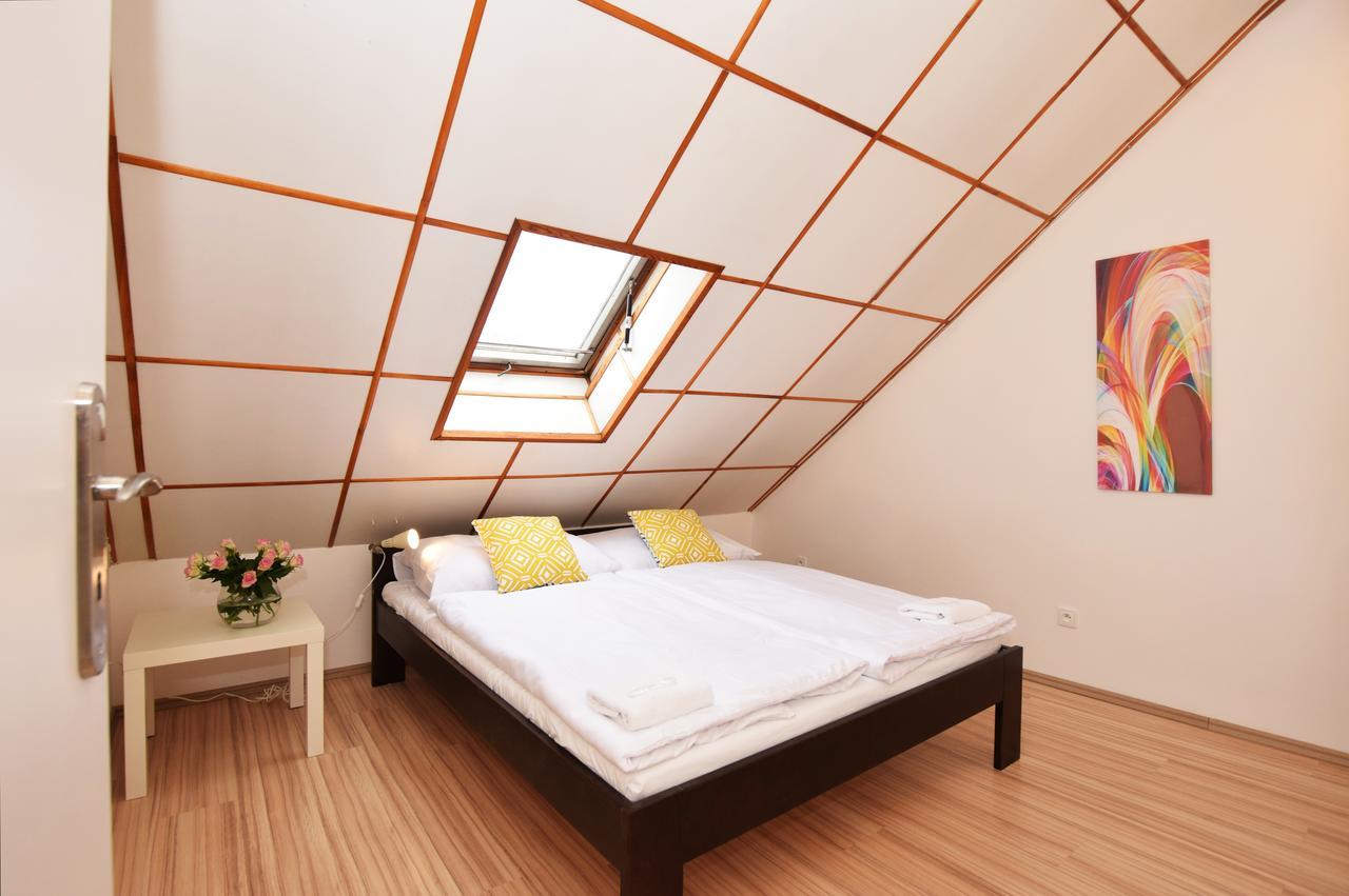 Cisarka Apartments Прага Екстериор снимка